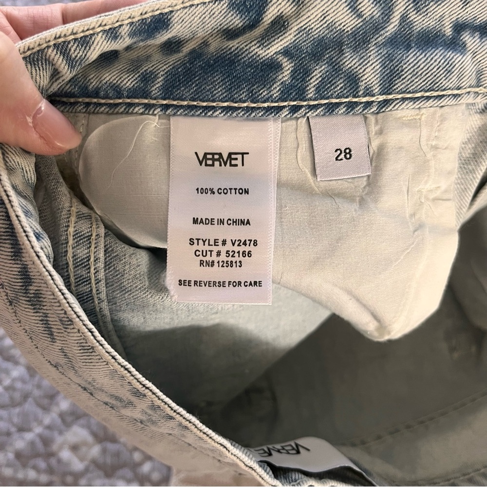 Vervet Light Blue Distressed Women's Flare Jeans. Size 28. - Picture 6 of 7